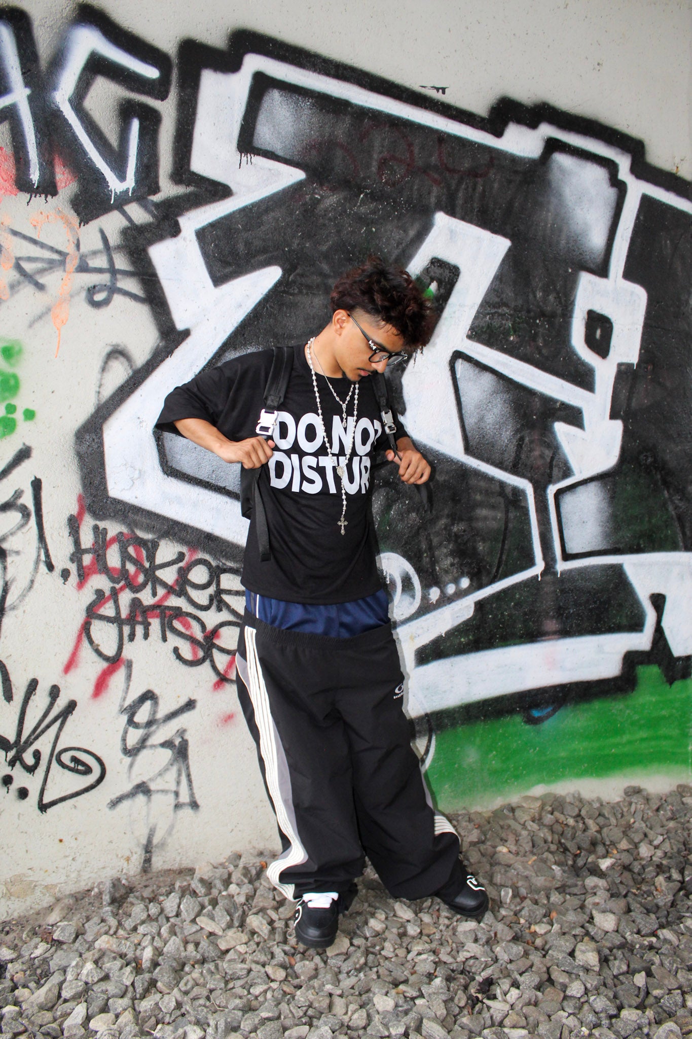 DO NOT DISTURB BOX TEE BLACK